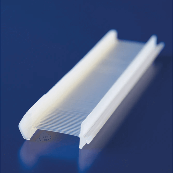 Durable tagging attachments in natural colour, perfect for socks, carpets, leather and more. 