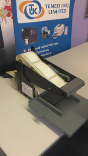 Primera's AP550 is a semi-automatic label applicator that makes it fast and easy to precisely apply product and identification labels onto a wide range of flat surfaces such as rectangular or tapered bottles, boxes, packages, bags, pouches, lids, tins, and much more.
